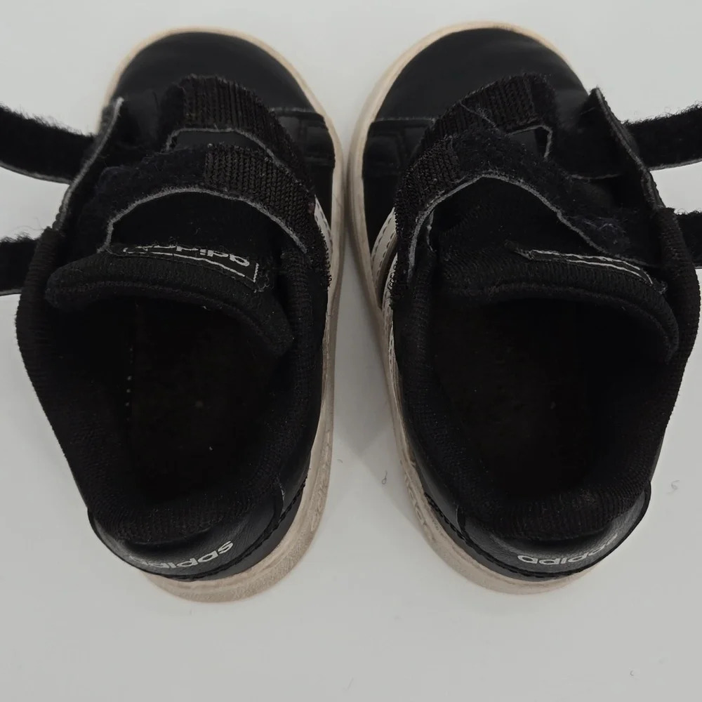 ADIDAS Kids Sneakers Black and White  Size 6K - Picture 6 of 9